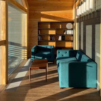 Фото Двухместный диван Modena Tufted Shelter темно-серого цвета