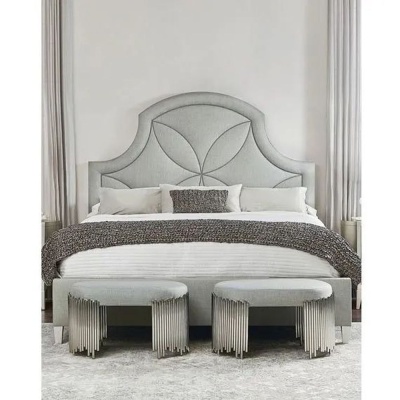 Фото Двуспальная кровать King серого цвета