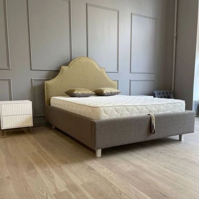 Фото Двуспальная кровать мягкая Cheresse серого цвета