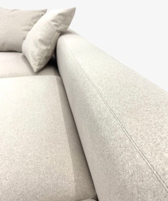 Фото Диван DUNE  молочного цвета