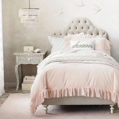 Фото Детская кровать Reese Tufted розового цвета классическая